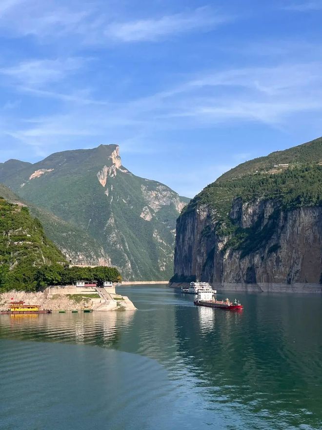 多少钱重庆三峡四天三晚最佳行程路线冰球突