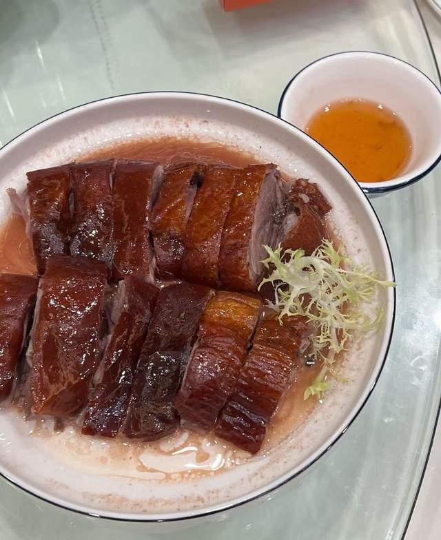 40年的老店特色菜吃撑了！冰球突破平台广州这家开了快(图2)